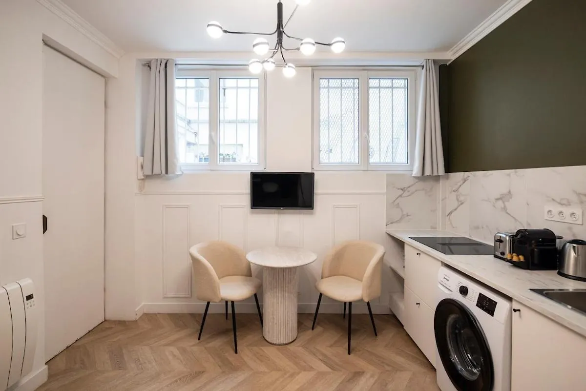 Charmant Studio A Pigalle Paris Lägenhet
